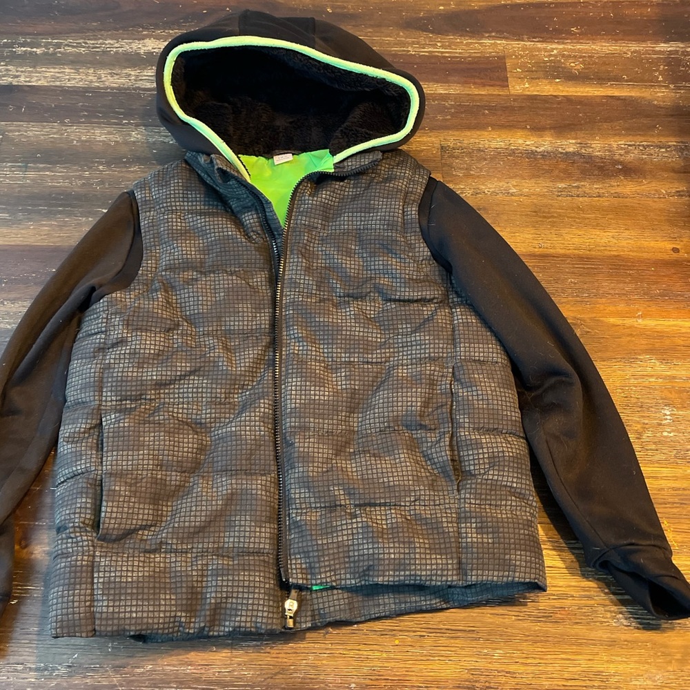 Old Navy puffer jacket with lightweight sleeves